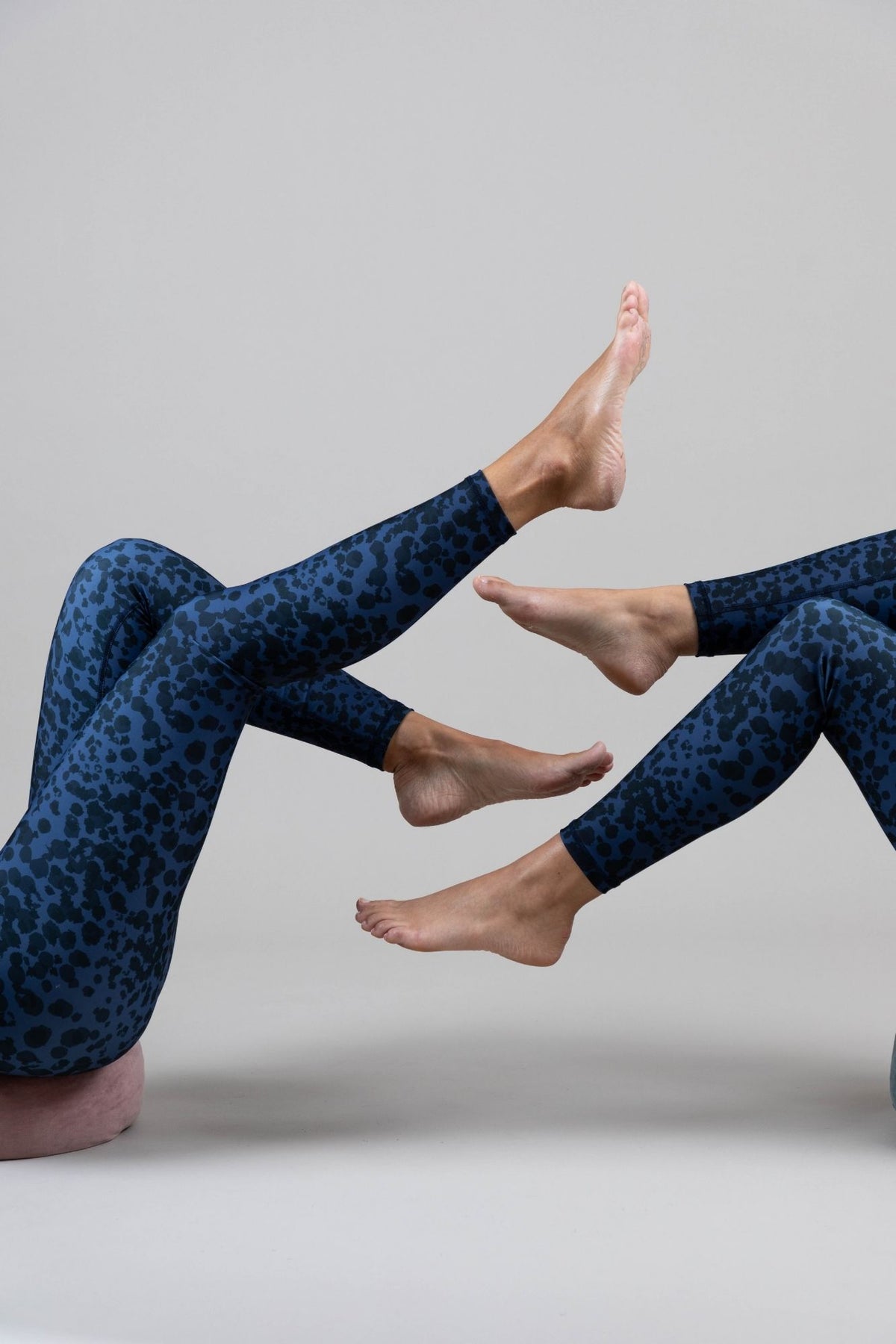 Ambiletics LEOPARD | nachhaltige Yogaleggings Laufhose & und fair recycelt 